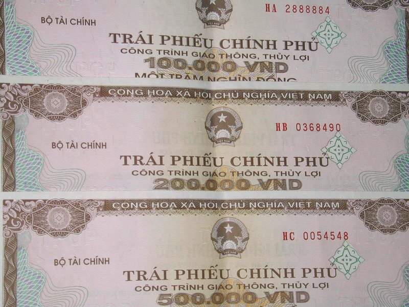 thebank_hinh1chitienguivatraiphieu_1514347292