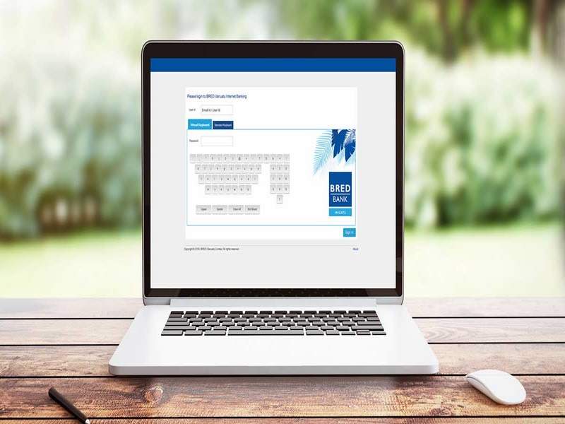 Cần một máy tính có kết nối Internet