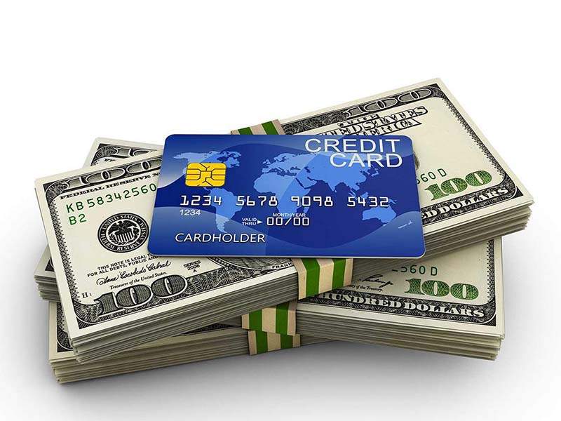Phí gửi tiền vào tài khoản ATM một số ngân hàng phổ biến