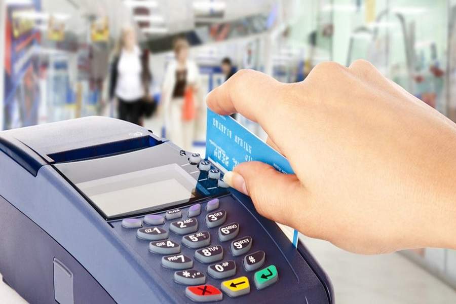 Hình 1: Máy POS hỗ trợ thanh toán bằng thẻ ATM
