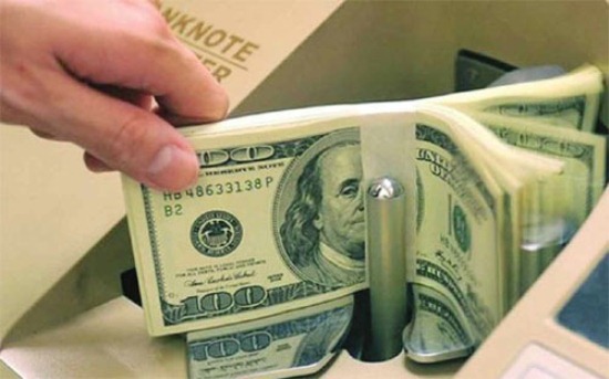 Ngoại tệ chảy ra nước ngoài, trong khi doanh nghiệp khó vay vốn